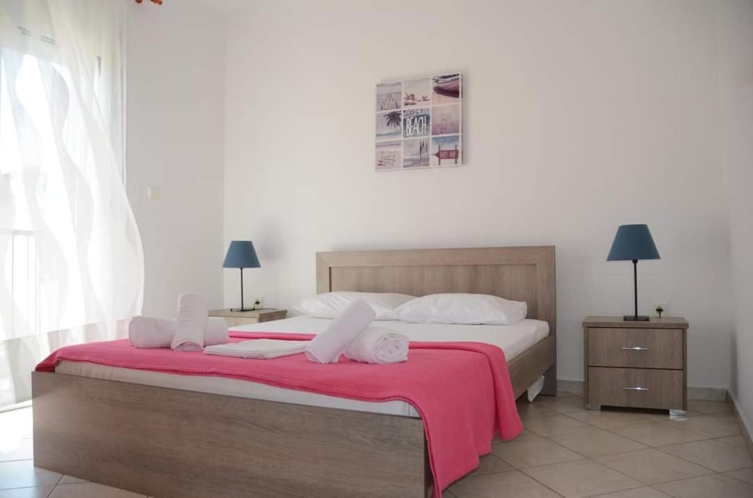 Roses Rt Apartments Skioni I Nea Skioni Extérieur photo