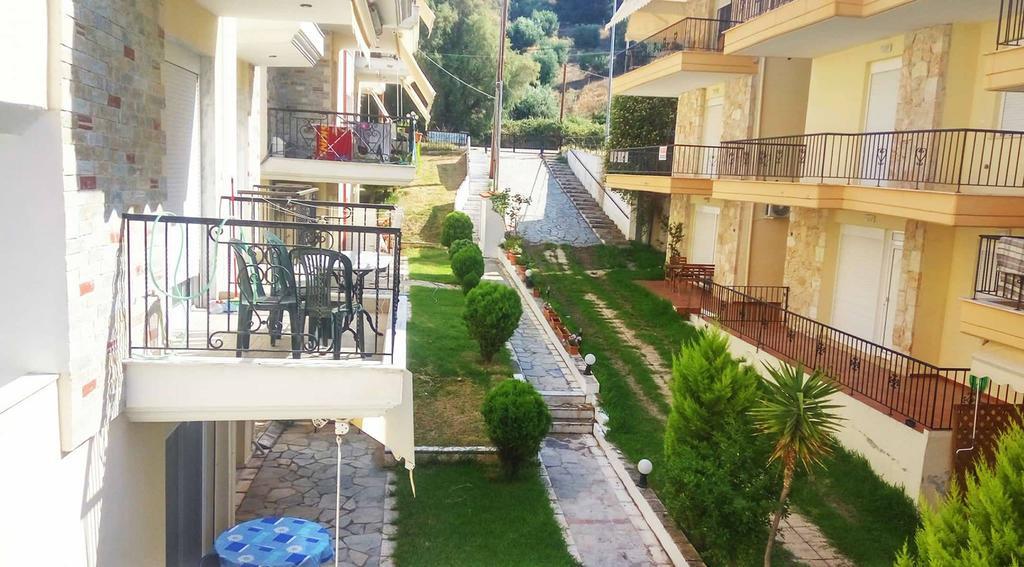 Roses Rt Apartments Skioni I Nea Skioni Extérieur photo